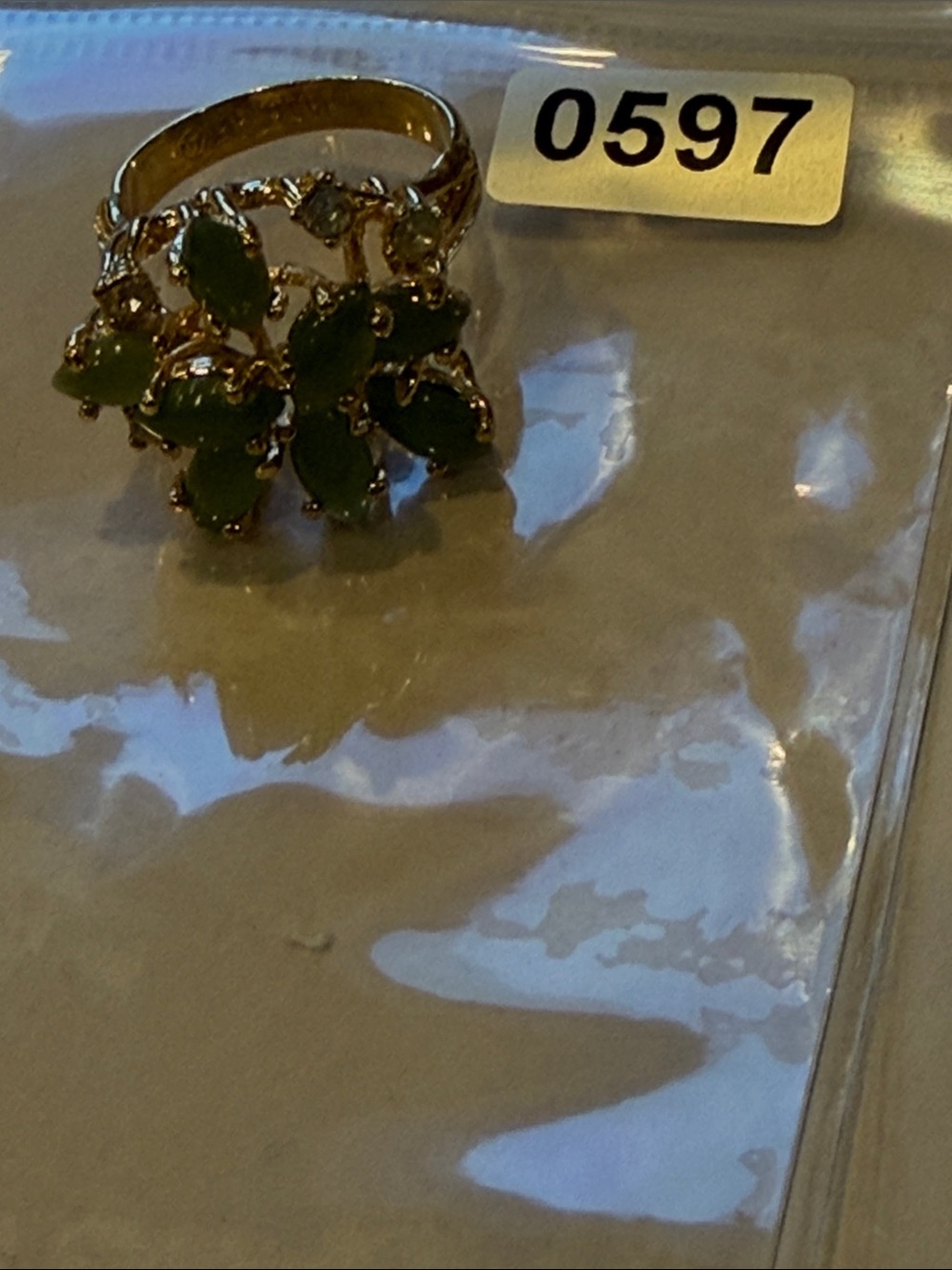 18KGE size 8 Gold Tone Ring with Green Stone Floral Cluster